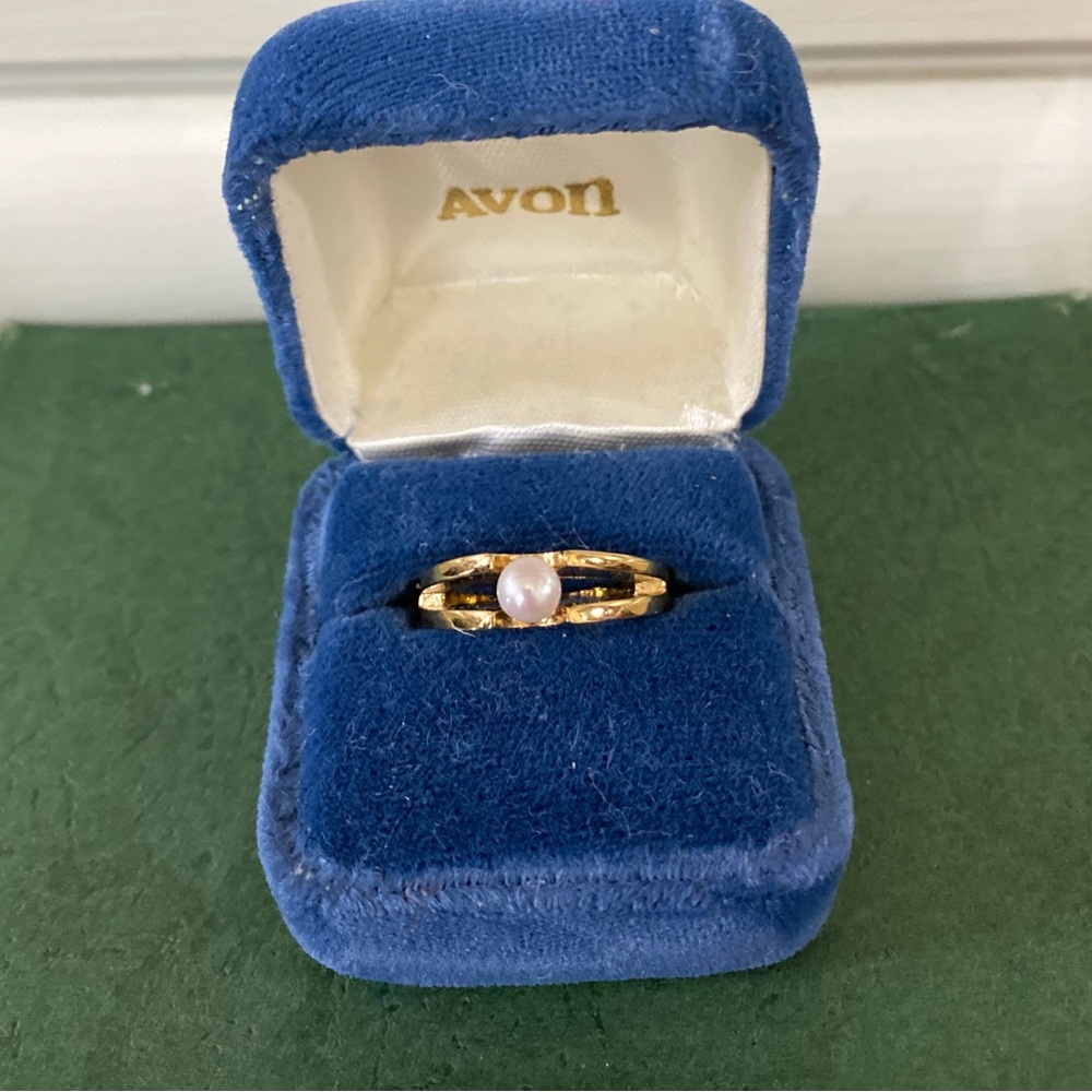 vintage Avon 18kt HGE gold plated Ring
